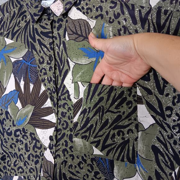 Vintage Remo Of California Button Down Shirt Size Medium Animal Tropical Print - Picture 2 of 5